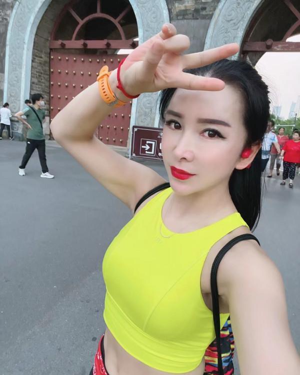 南京三牌楼小姐姐