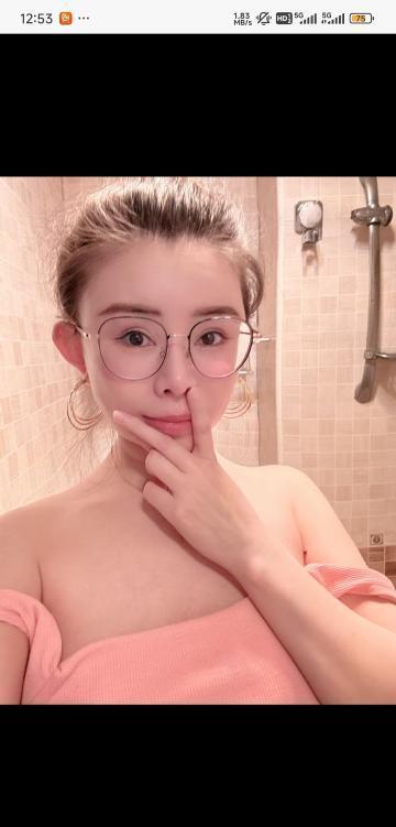 S型身材高颜值小姐姐