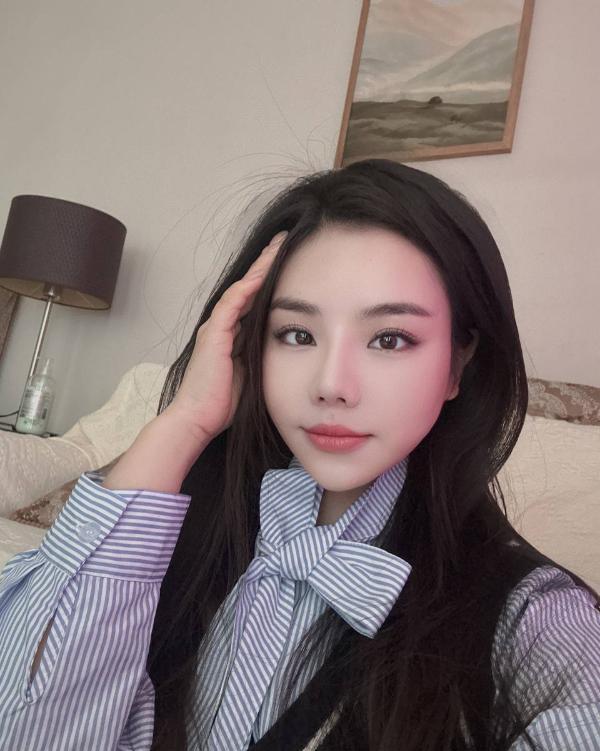 制服黑丝诱惑骚姐姐