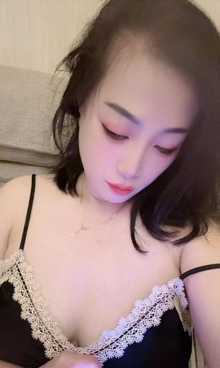 黑丝制服大胸安娜