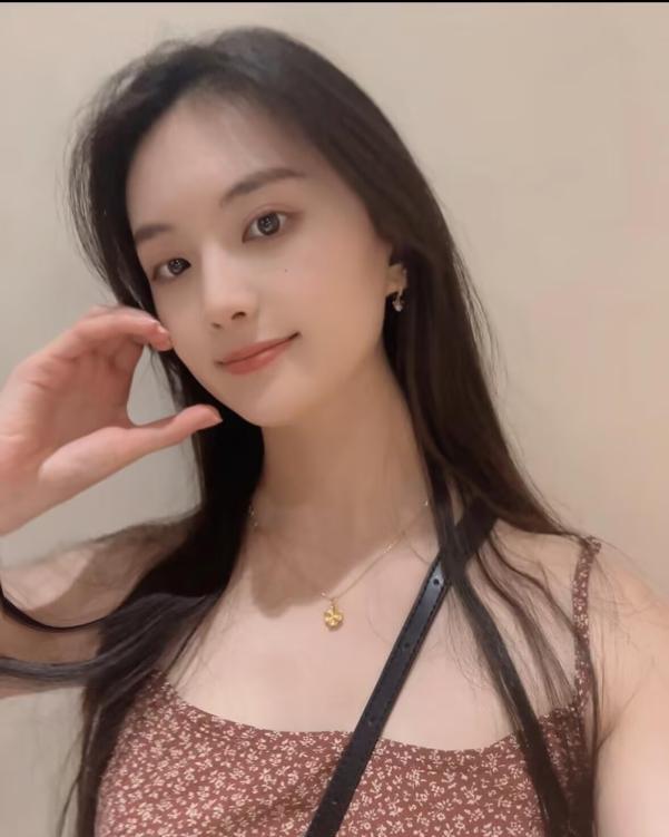 初见美女小姐姐