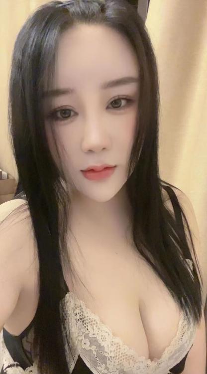 制服控豪乳小苹果