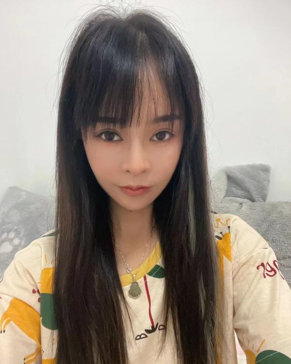 小个子大胸妹子