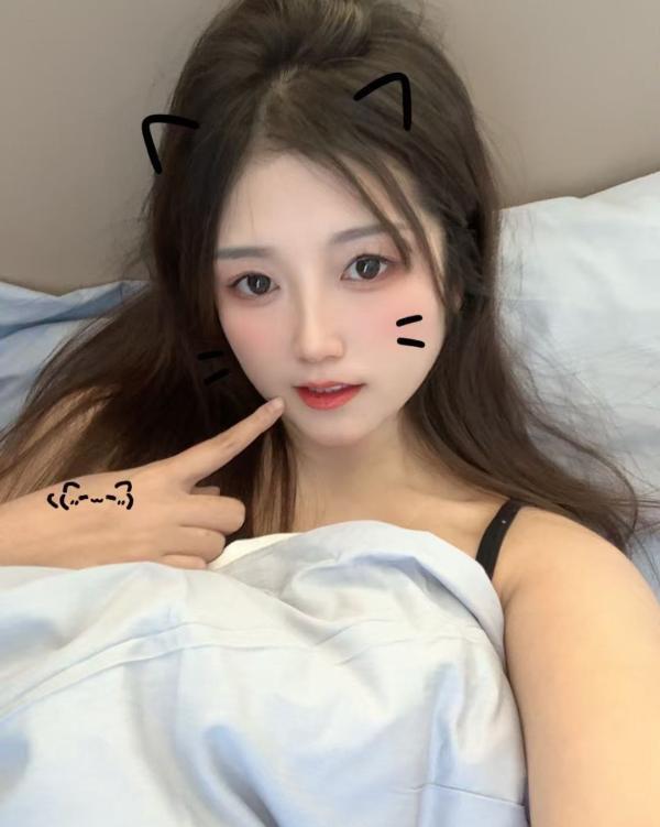 纯情大胸闷骚少女