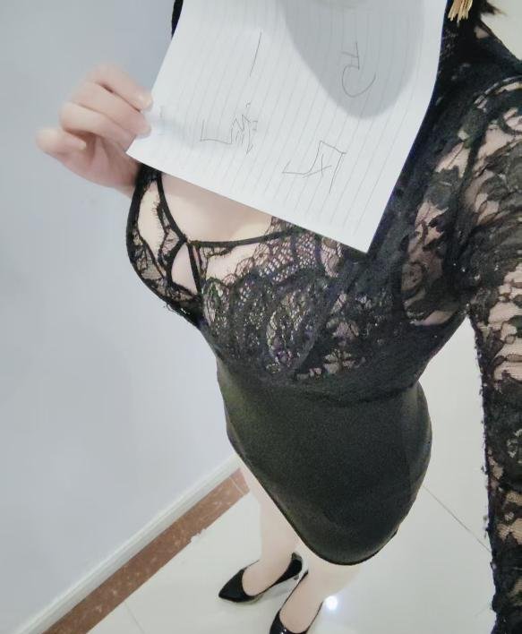 东风性感小姐姐
