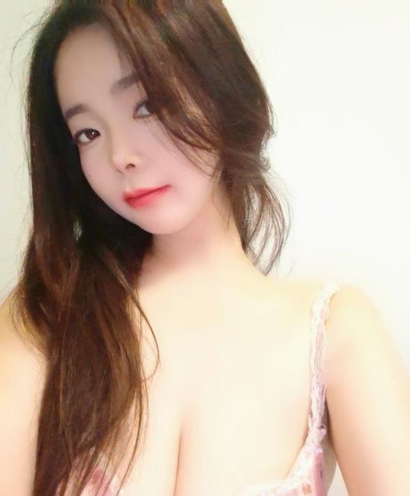 返食巨乳姐姐糖糖