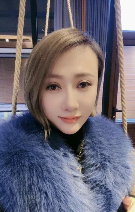 D奶大姐姐
