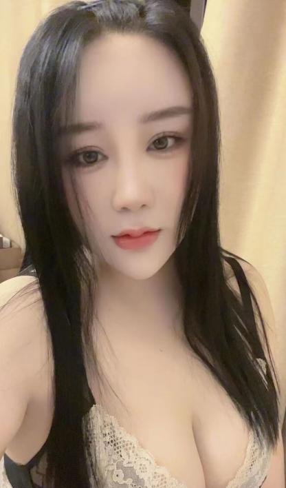 二刷大胸瑜伽苹果姐姐