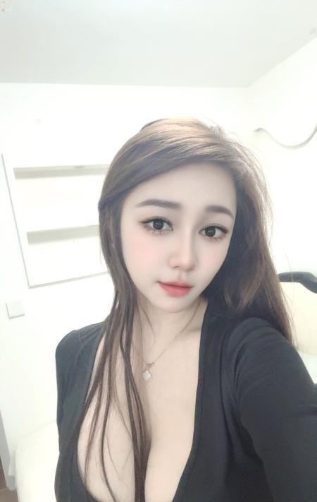 一线天美艳少妇