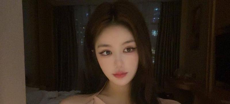 纯欲风性感文艺小妹