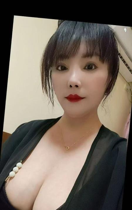 风韵巨乳少妇