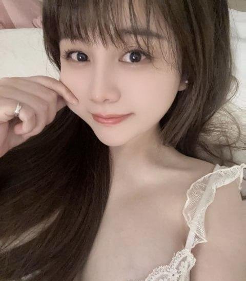 二刷大胸气质美女