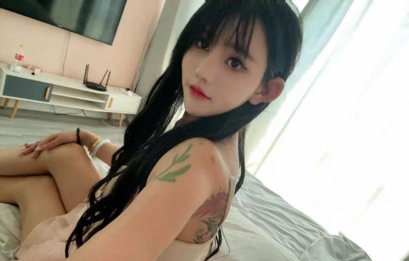 纹身女孩