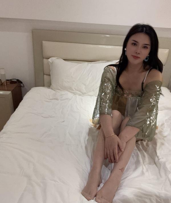 古风装少妇