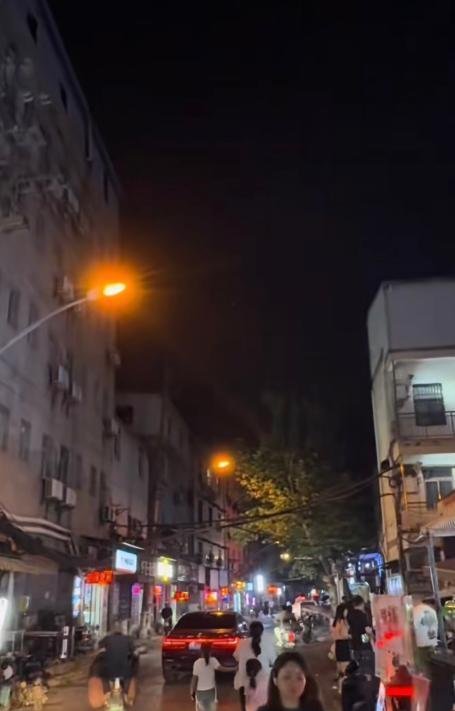 兴业路建设新村扫街
