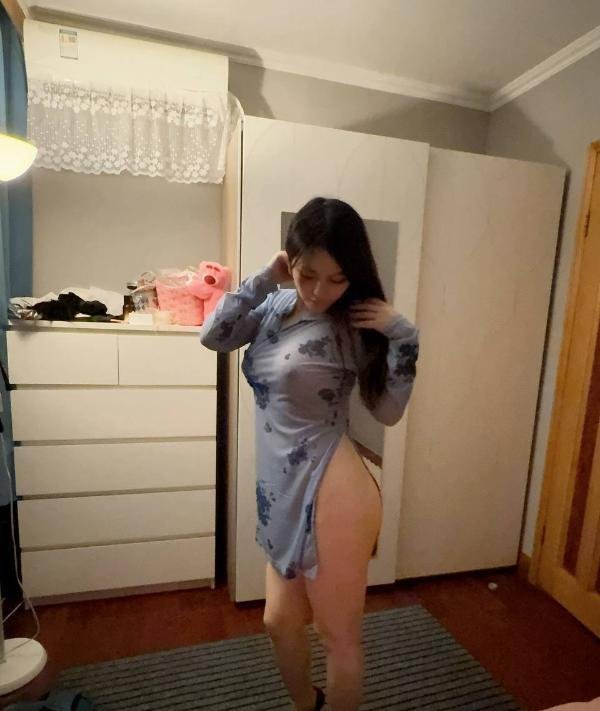 丰满翘臀大胸阿朵