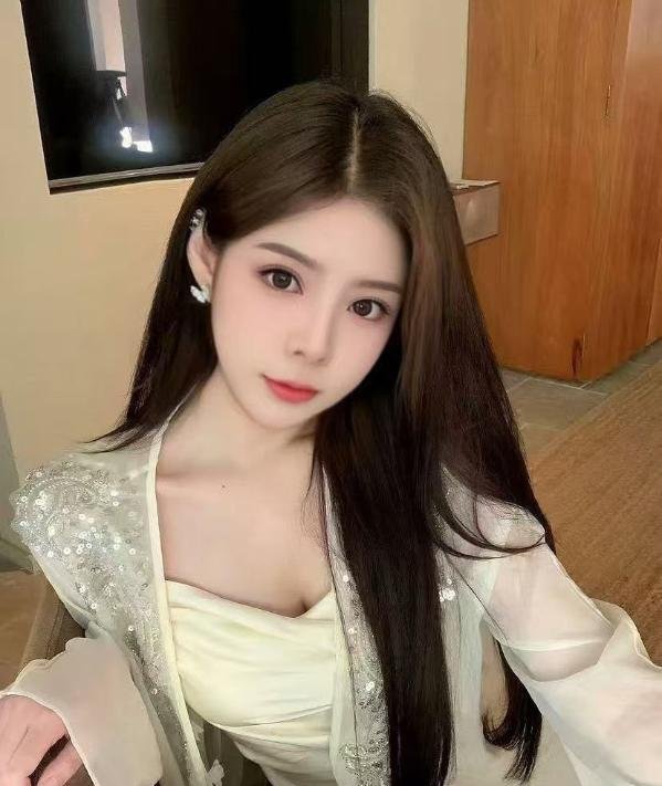 巨乳细腰小妖精