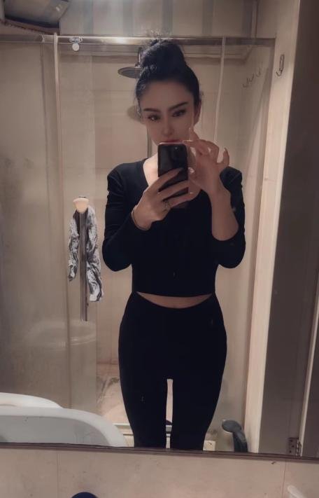 美艳长腿少妇