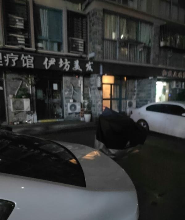 江宁路边