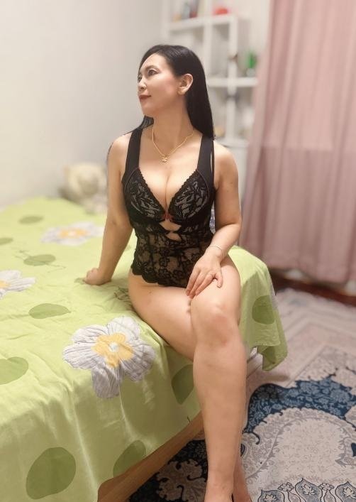 合生汇巨臀人妻