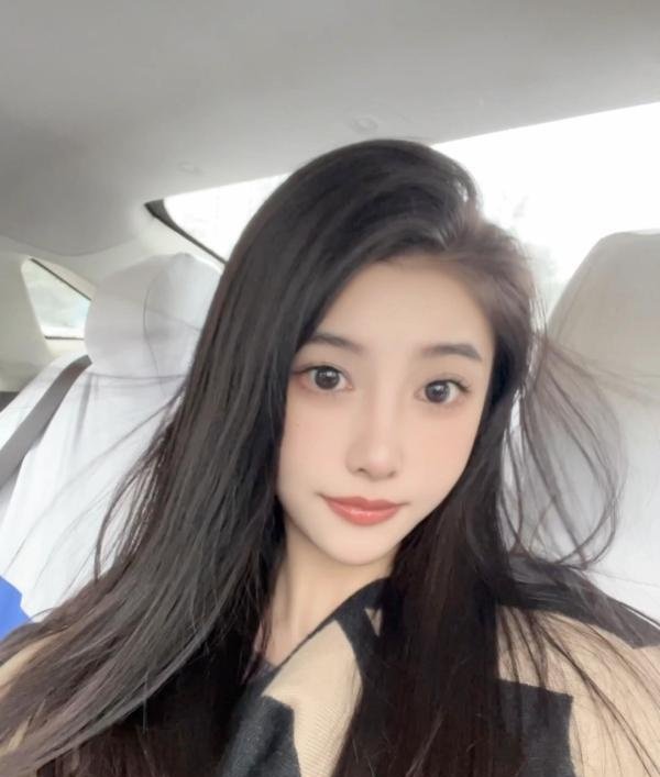 网红清纯小辣妹