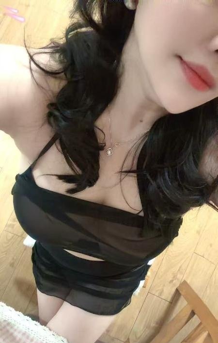 胸特大的爆乳御姐