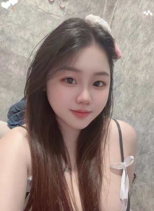 道里微胖巨乳精神小妹